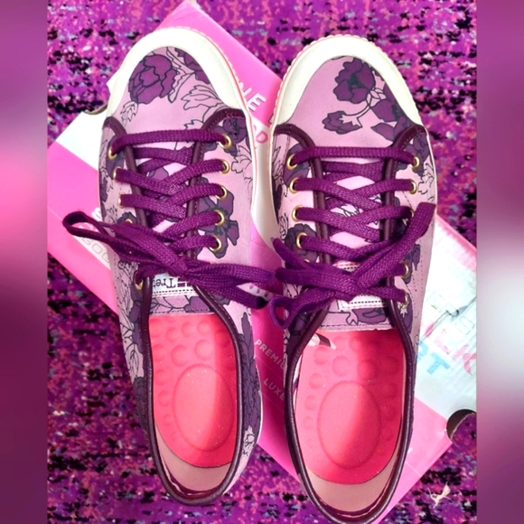 Tretorn Shoes - ✅️SOLD- TRETORN SNEAKERS, 9 EUC *FINAL